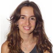 Joven de 23 años con un alto nivel de inglés (C1) interesada en enseñar diversas materias: idiomas, historia, biología, arte, etc.